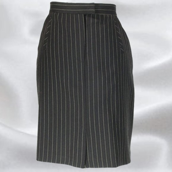 Freddy Z'Ss Sportswear Inc. Black Pinstriped Skirt in Size 10 - Picture 1 of 5